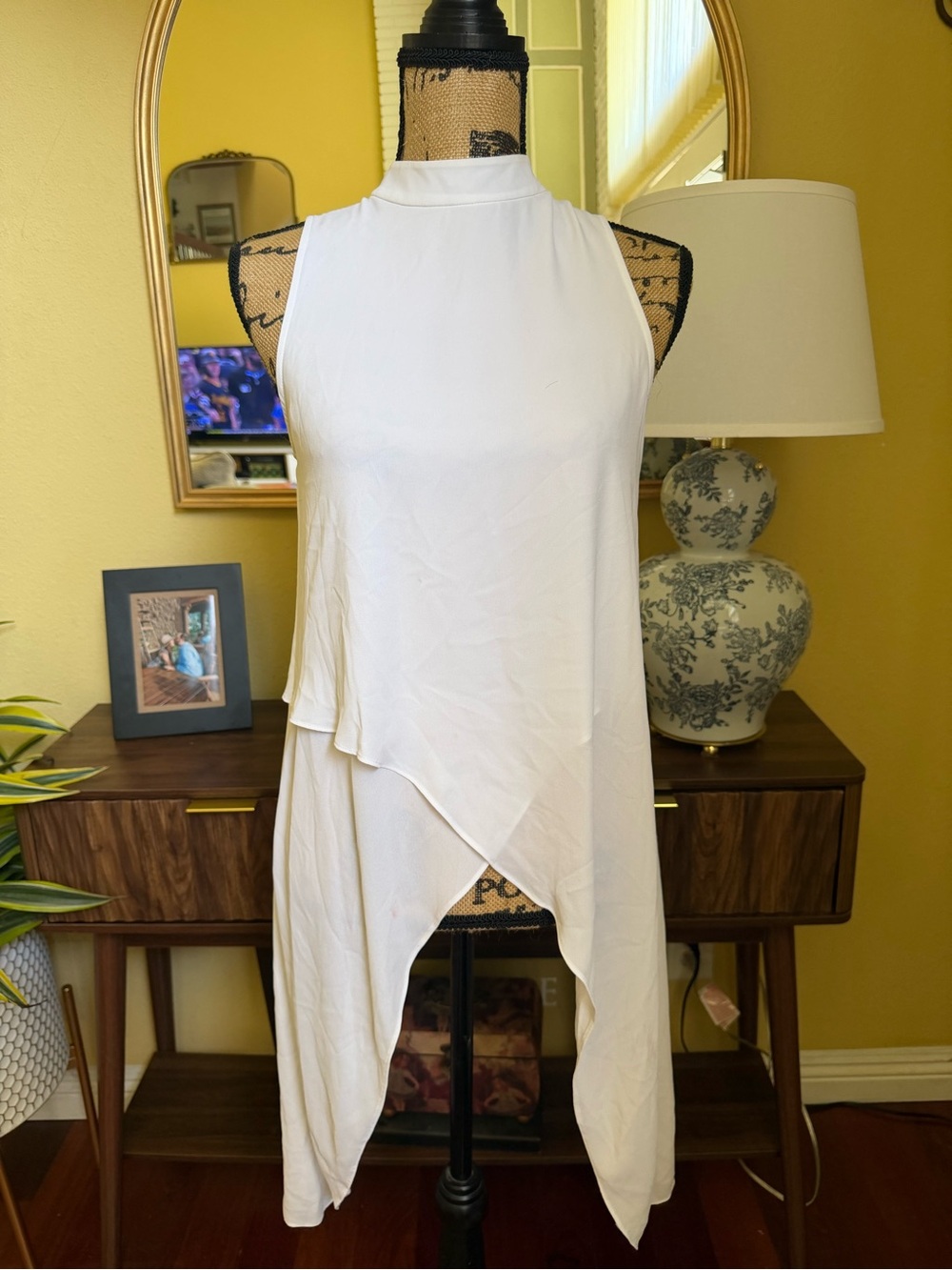 BCBGMaxAzria White Sleeveless Draped Top